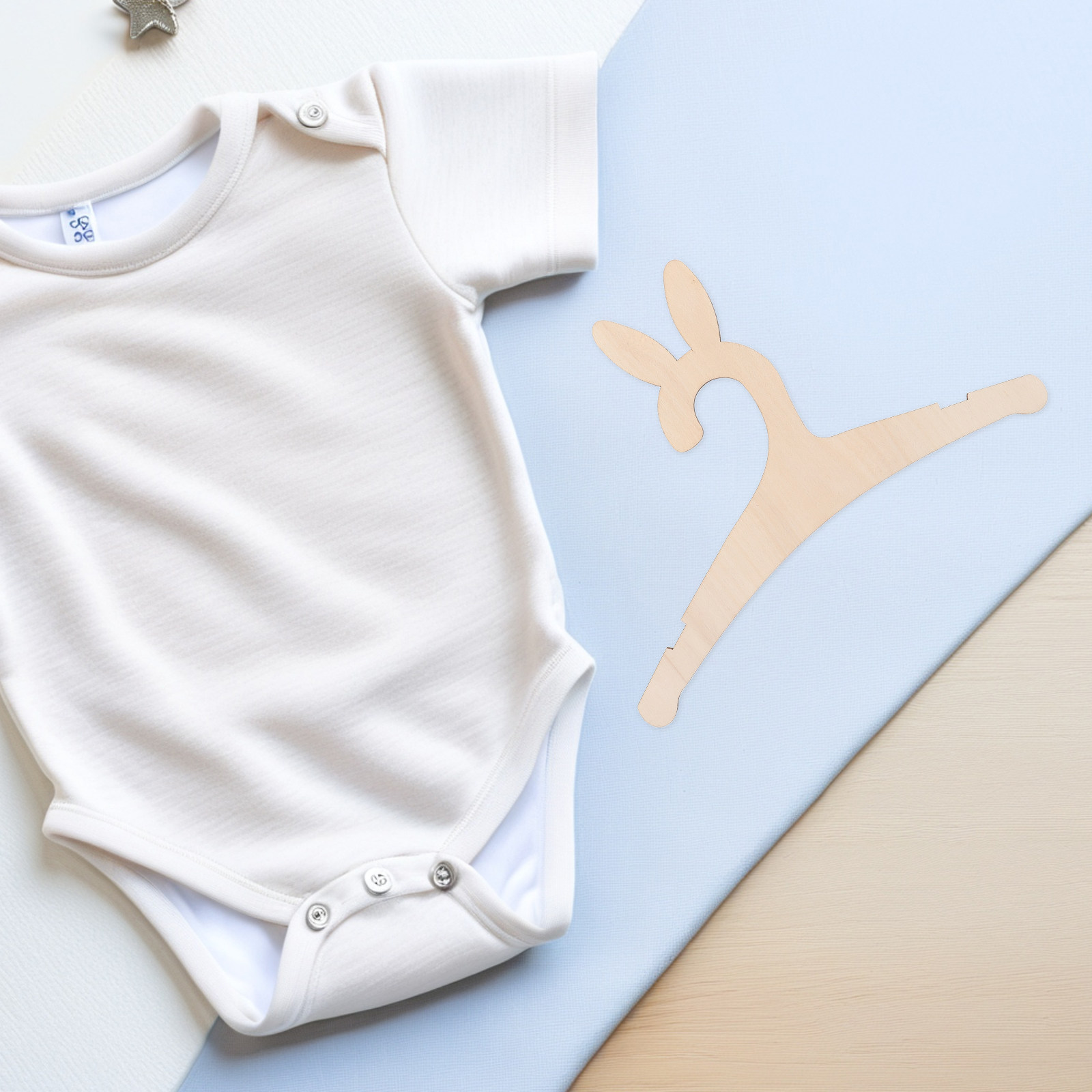5Pcs Wooden Infant Hangers DIY - مراجعة Baby Nursery Kids وسعره