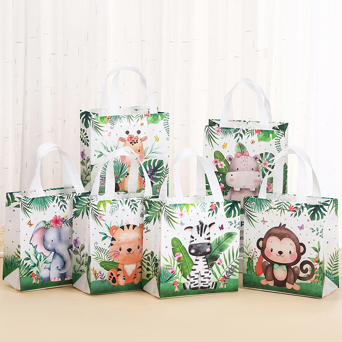 Jungle Animal Party Favor Bags - مراجعة Baby Nursery Jungle Theme وسعره